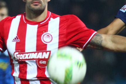 Το δημοσίευμα για τη “σχέση” άσου του Ολυμπιακού με γνωστή τραγουδίστρια