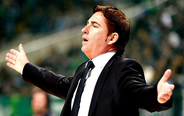 Πασκουάλ αποθεώνει Μπουρούση: “Ο καλύτερος στη θέση του!”