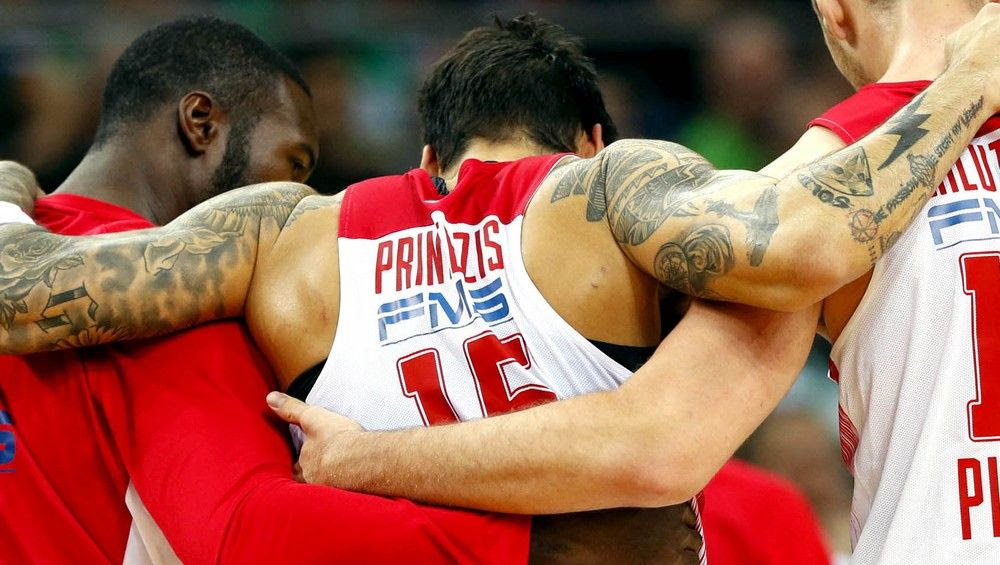 Κόλλησε το πόδι του Πρίντεζη στο αυτοκόλλητο!