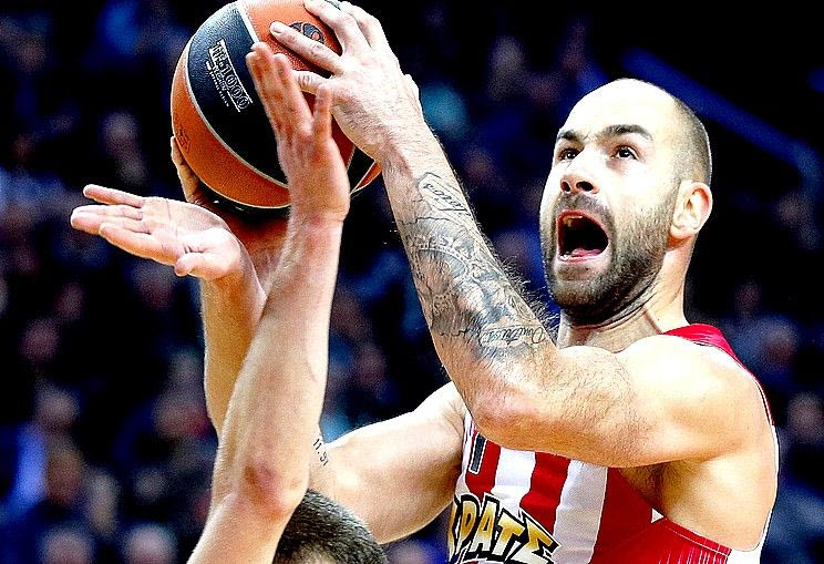 Εμφάνιση τετράδας με γκαντεμιά!