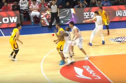 Έφαγε μπουκέτο στο πρόσωπο ο Μπατίστα!