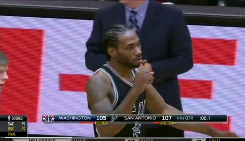 Ο Kawhi Leonard ΔΕΝ χαμογελάει