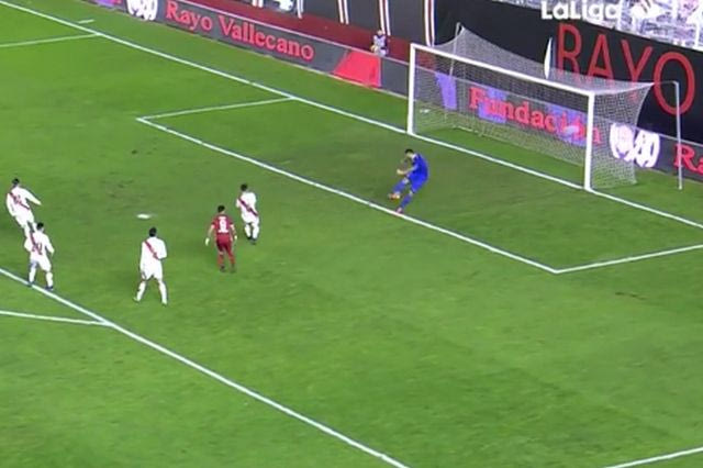 Αυτογκόλ μετά από “ζεμπεκιά” του τερματοφύλακα