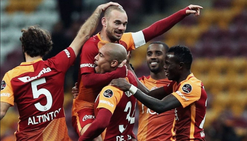 Μυθικός Σνάιντερ και πεντάρα η Γαλατά