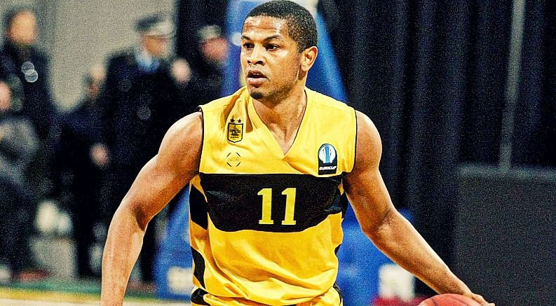 Γουότερς: Τα ταξίδια, ο Λοτζέσκι, το NBA και η Ελλάδα