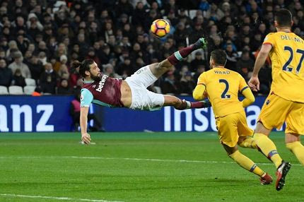 ΑΠΙΘΑΝΟ γκολ με ψαλιδάκι από τον Κάρολ