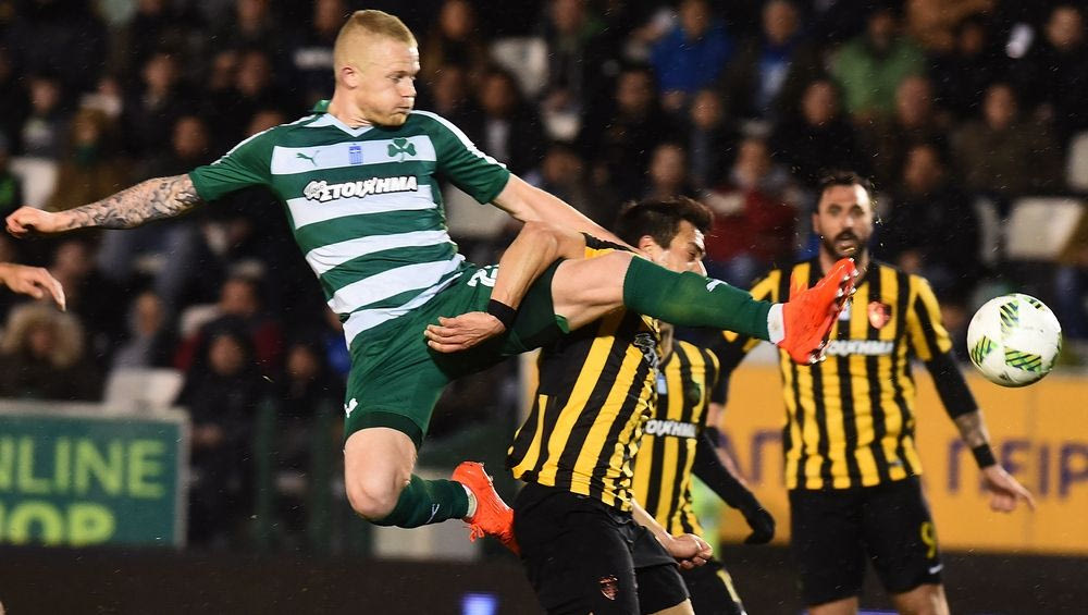 Ο Μπάρκας, ο Λουκάς, το τέρμα των 7,32 Χ 2,44μ. και ο Μπαλτάκος