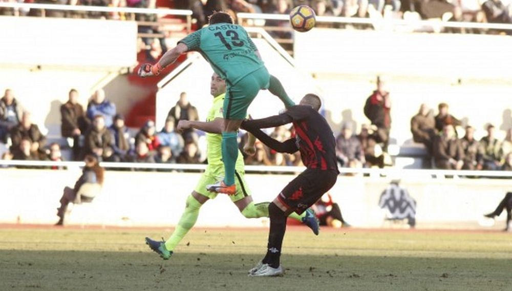 Του έκανε τάκλιν… fatality στο πρόσωπο