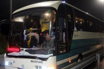 Επίθεση και στο πούλμαν του Άρη!