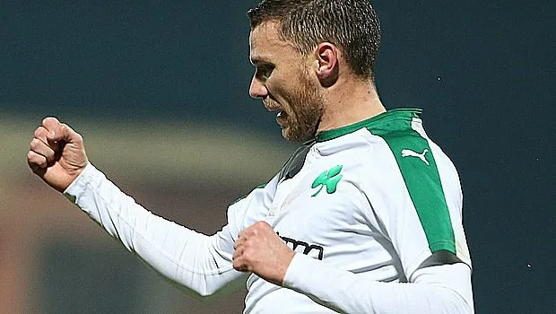 Μπεργκ, Βιγιαφάνιες, Κουρμπέλης και το σήμα θύμιζαν ΠΑΟ