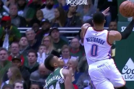 “Στάση” Giannis για τον Westbrook!