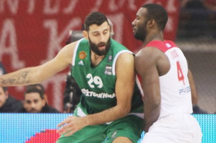 Η φωτογραφία του Μπουρούση μετά τη νίκη στο ΣΕΦ