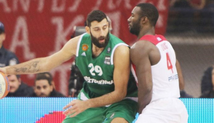 Η φωτογραφία του Μπουρούση μετά τη νίκη στο ΣΕΦ