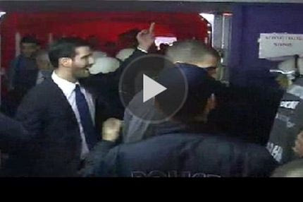 Η άσεμνη χειρονομία του βοηθού του Πασκουάλ