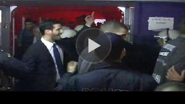 Η άσεμνη χειρονομία του βοηθού του Πασκουάλ