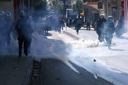 “Μάχη” στο Μενίδι μεταξύ οπαδών της ΑΕΚ και του Άρη!