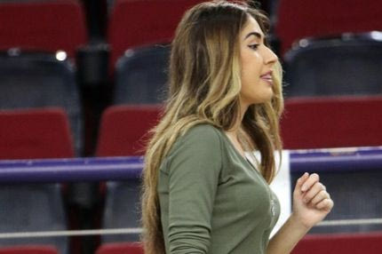 Οι ωραίες παρουσίες στις εξέδρες του ΣΕΦ