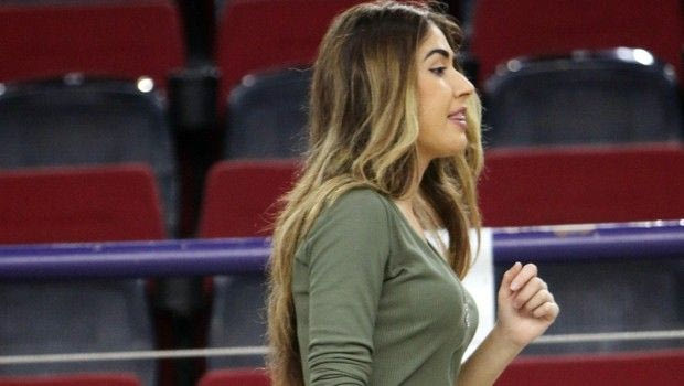 Οι ωραίες παρουσίες στις εξέδρες του ΣΕΦ