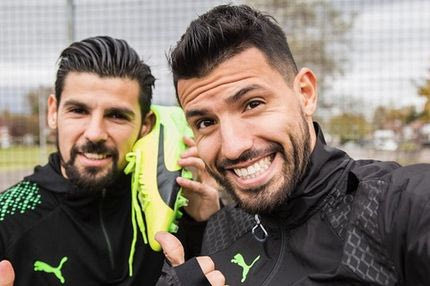 “Ξέχασε” την 4άρα αγκαλιά με τη σύντροφό του!