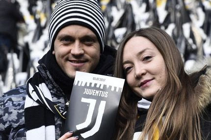 Γέμισαν το γήπεδο με το νέο σήμα της Γιουβέντους