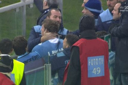 Φτύσιμο στον αρχηγό και τσαμπουκάς στις εξέδρες μετά την ήττα της Λάτσιο