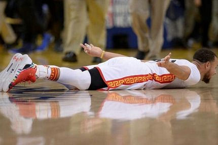 “Όργια” Κάρι με 43 πόντους και τρίποντο από το κέντρο!