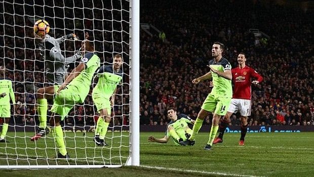 O Ιμπραχίμοβιτς “πήρε τη μπουκιά” από το στόμα της Λίβερπουλ