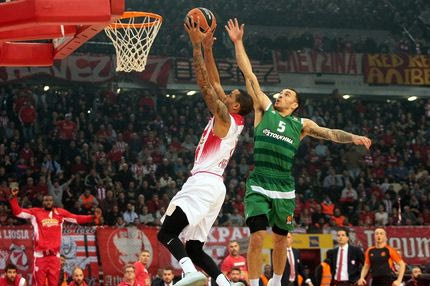 Η μεγαλοπρεπής τάπα του Τζέιμς στον Γκριν!