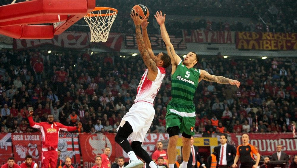 Η μεγαλοπρεπής τάπα του Τζέιμς στον Γκριν!