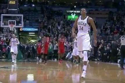 Ο Αντετοκούνμπο μιμήθηκε τον πανηγυρισμό του Χάρντεν!