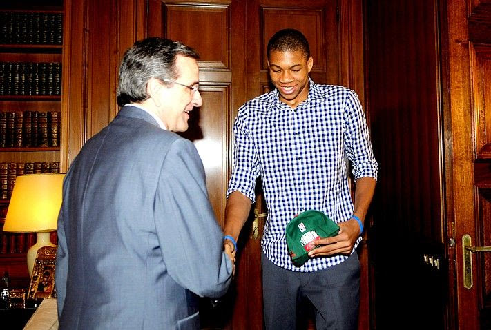 Να μας φτύσει κατάμουτρα ο Γιάννης!