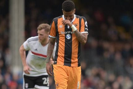 Παίκτης της Χαλ έχασε δύο πέναλτι μέσα σε 1 λεπτό!