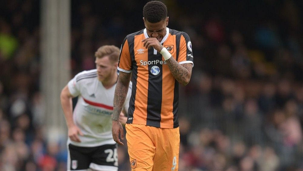 Παίκτης της Χαλ έχασε δύο πέναλτι μέσα σε 1 λεπτό!