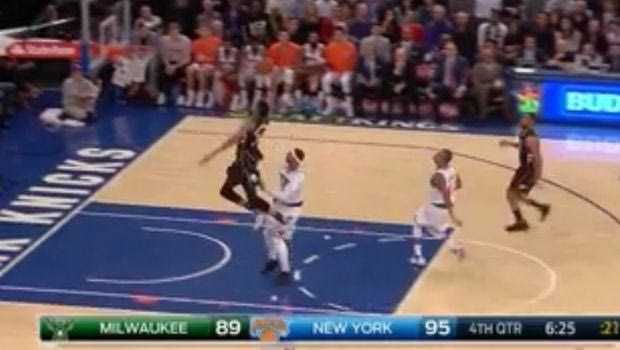 Κάρφωσε απ’ τη γραμμή των βολών ο Giannis!