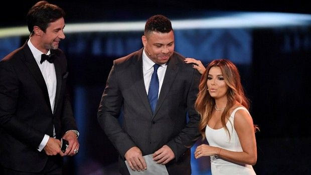 Η Λονγκόρια έλιωνε και τους πάγους με το φόρεμά της!