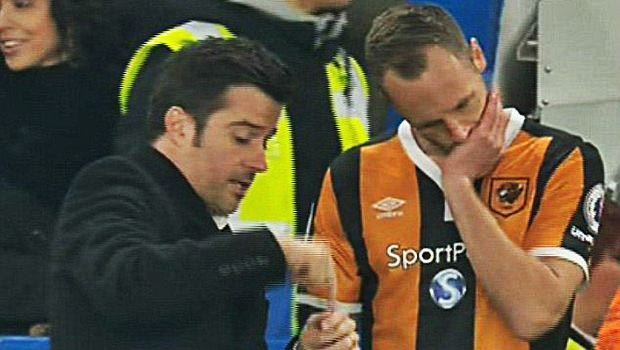 Όταν ο Μάρκο Σίλβα έδωσε οδηγίες και μπέρδεψε τον παίκτη του!