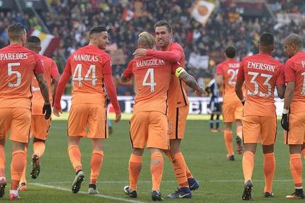 Ο “βράχος” Μανωλάς απάντησε εντός και… εκτός γηπέδου