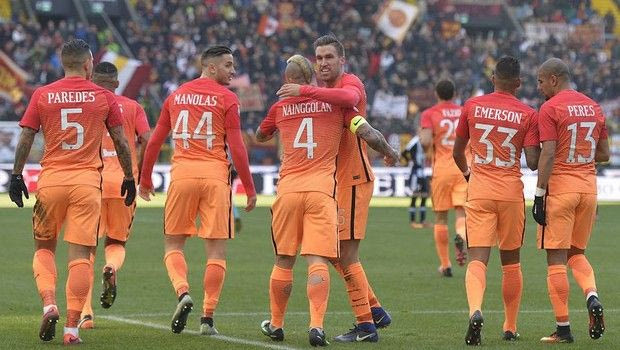 Ο “βράχος” Μανωλάς απάντησε εντός και… εκτός γηπέδου