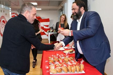 Λίστα με στόπερ στα χέρια του -δύσπιστου- Μπέντο