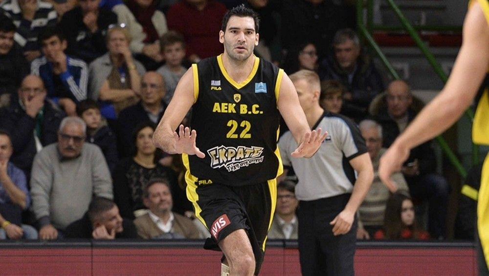 Μαυροειδής για Ζντοβτς: “Ήταν χάδι, όχι χειροδικία”