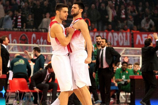 Με αυτό το κάρφωμα “καθάρισε” ο Παπαπέτρου!