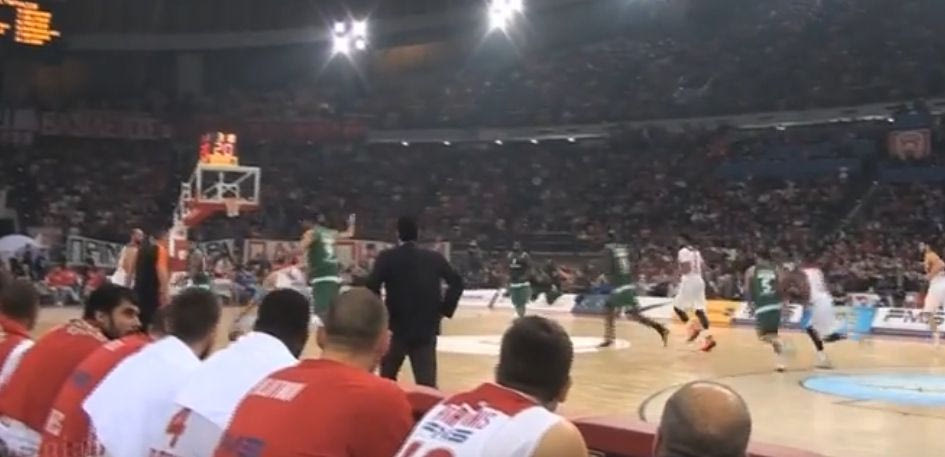 Όλα όσα δεν έδειξαν οι κάμερες από το “αιώνιο” ντέρμπι