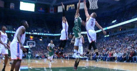 Τρελό poster κάρφωμα του Αντετοκούνμπο στο πρόσωπο του Σαμπόνις!