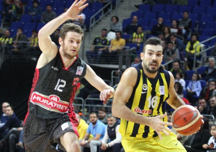 Ο Σλούκας κάνει τον Μπένετ να φαίνεται… Ούντοχ