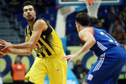 Αρχηγική εμφάνιση Σλούκα με Εφές