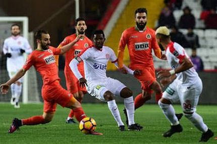 Ούτε ο Τζαβέλλας έσωσε την Αλάνιασπορ