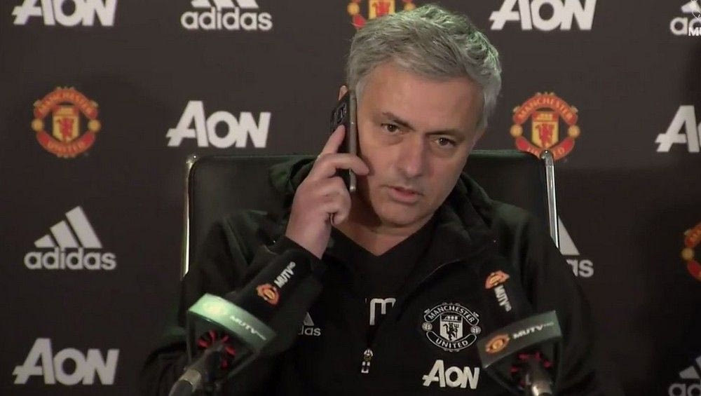 “Σόου” Μουρίνιο στη συνέντευξη ενόψει Λίβερπουλ!