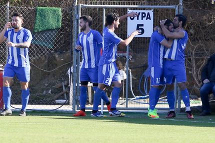 Γκολ με ψαλιδάκι μετά από εκτέλεση κόρνερ!