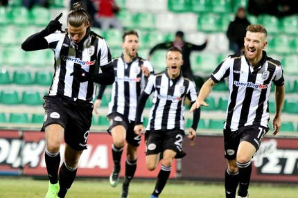 Γεννούν και τα κοκόρια του