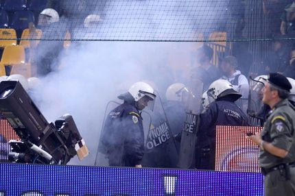 Χούλιγκαν – Αστυνομία: Άσος ημίχρονο, άσος τελικό